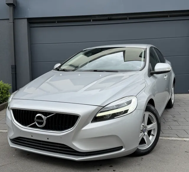 Volvo V40 D2 2.0 — voiture d'occasion Luxembourg